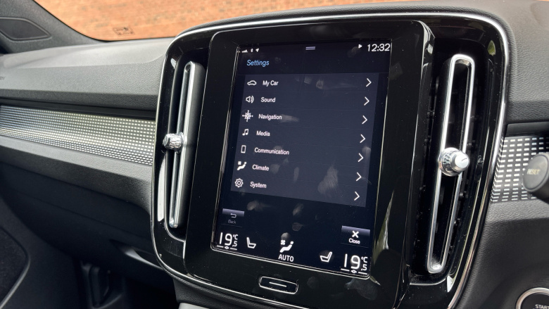 Volvo Xc40 1.5 T3 [163] R DESIGN Pro 5dr Geartronic Petrol Estate